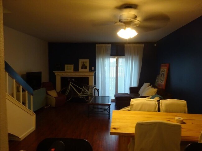 Foto del edificio - 2127 Park Willow Ln