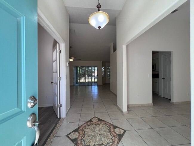 Building Photo - PRICE REDUCED FOR A QUICK MOVE IN!!  Beaut...
