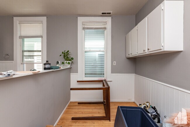 Foto del edificio - 1421 W Fletcher St