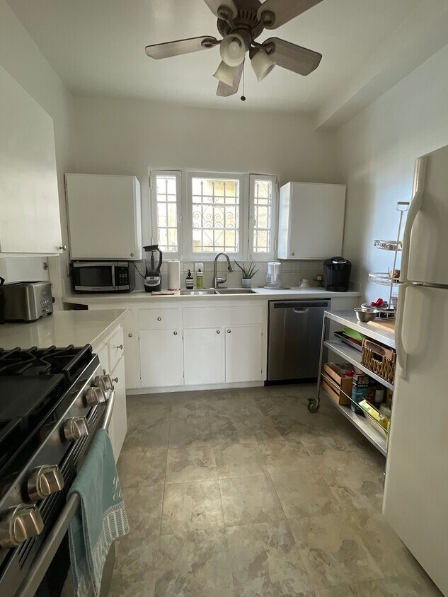 Foto principal - 3510 Bellevue Ave