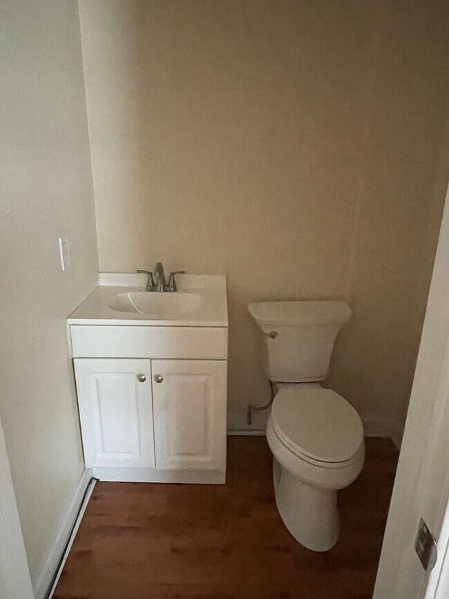 Foto del edificio - Three Bedroom Townhome