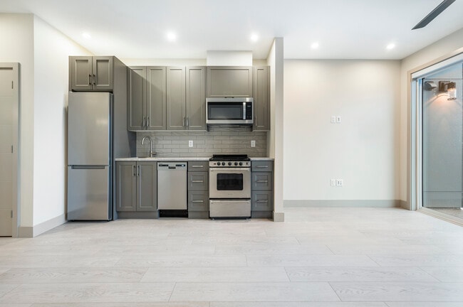Building Photo - 45547-45547 Knight Rd