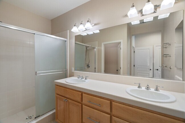 Building Photo - PRIVATE HOME OFFERS TWO PRIMARY SUITES!