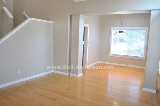 Building Photo - Gorgeous 4 Bedroom Home with Three-Car Garage