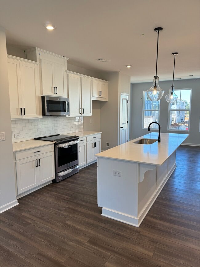 Building Photo - 817 Cameron Trl