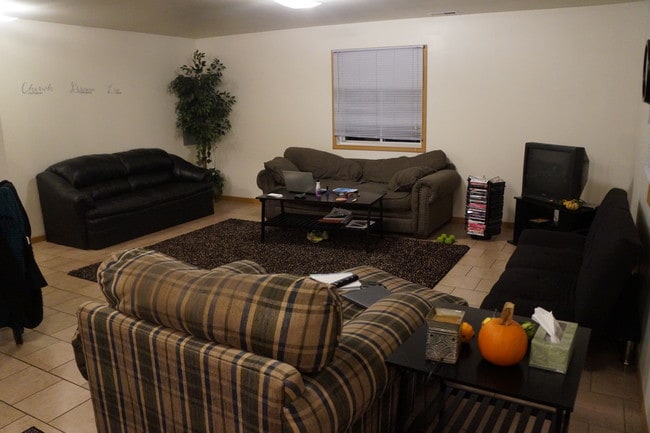 Building Photo - 1504 Starview Dr