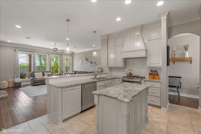 Building Photo - Large 3/2 with Extra Bonus Room in Legacy