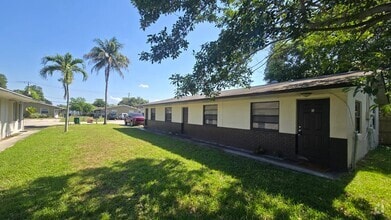 Building Photo - 6134 SW 40th Ct
