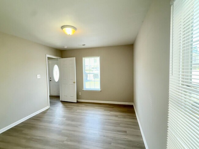 Foto del edificio - 3550 Crestridge Dr