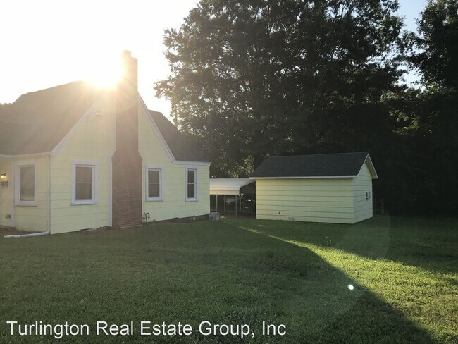 Foto del edificio - 2 br, 1 bath House - 610 N. Ellis Avenue