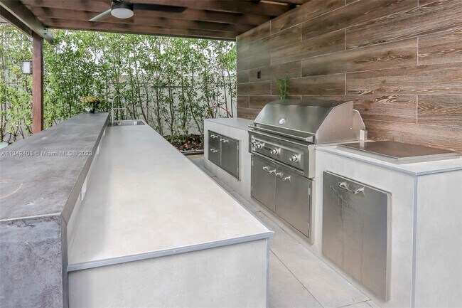 Foto del edificio - 9475 NW 52nd Doral Ln
