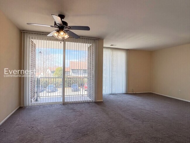 Foto del edificio - 10202 Prince Pl