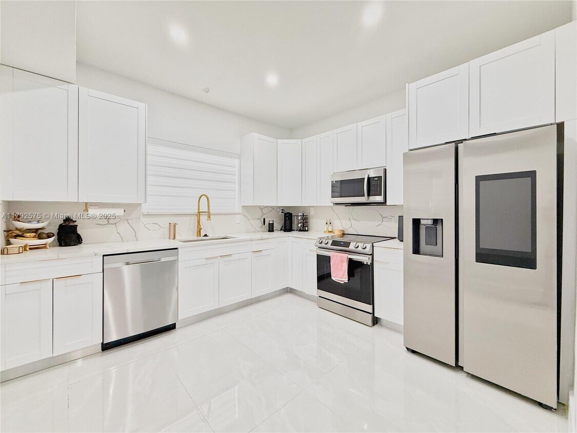 Foto principal - 927 SW 18th Ave