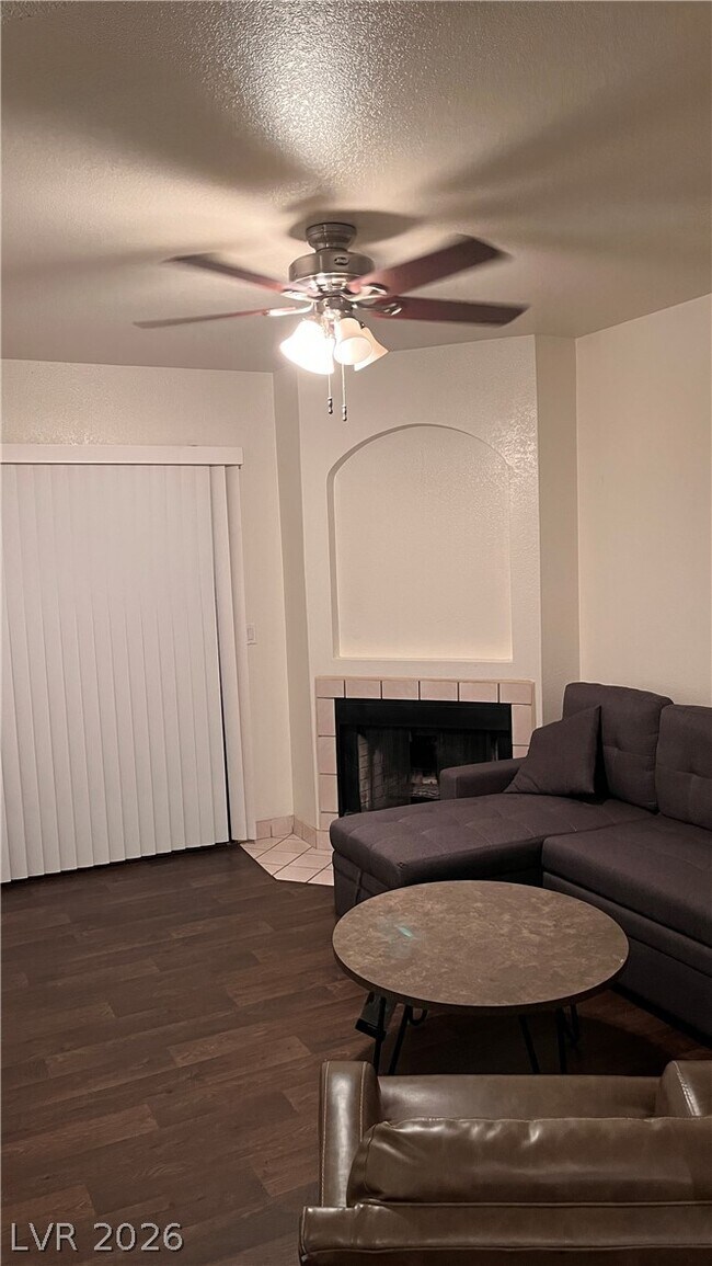 Foto del edificio - 8455 W Sahara Ave