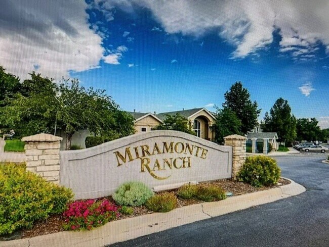 Foto del edificio - Immaculate Updated 2-Bedroom, 2-Bath Ground-Level Condo in Broomfield  - Miramonte Ranch