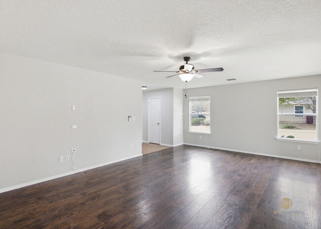 Foto del edificio - Silver Oaks Beauty | 3 Bed | 2.5 Bath | 1,812 Sq Ft | Corner Lot in 78254
