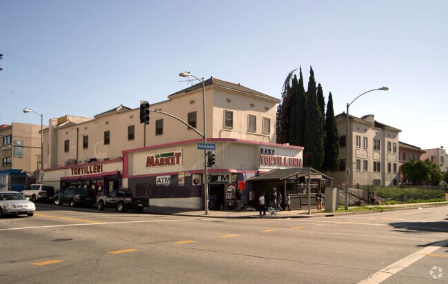 Building Photo - La Cumbre Market