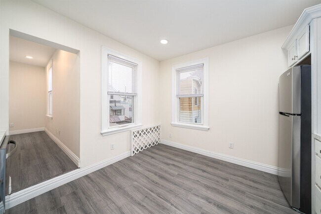 Building Photo - 232 Pearsall Ave