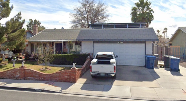 Building Photo - 6401 Hummingbird Ln