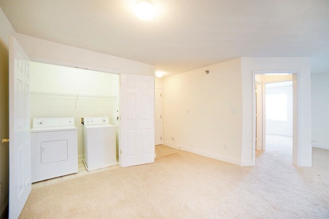 Foto del edificio - 800 Wyndhurst Dr