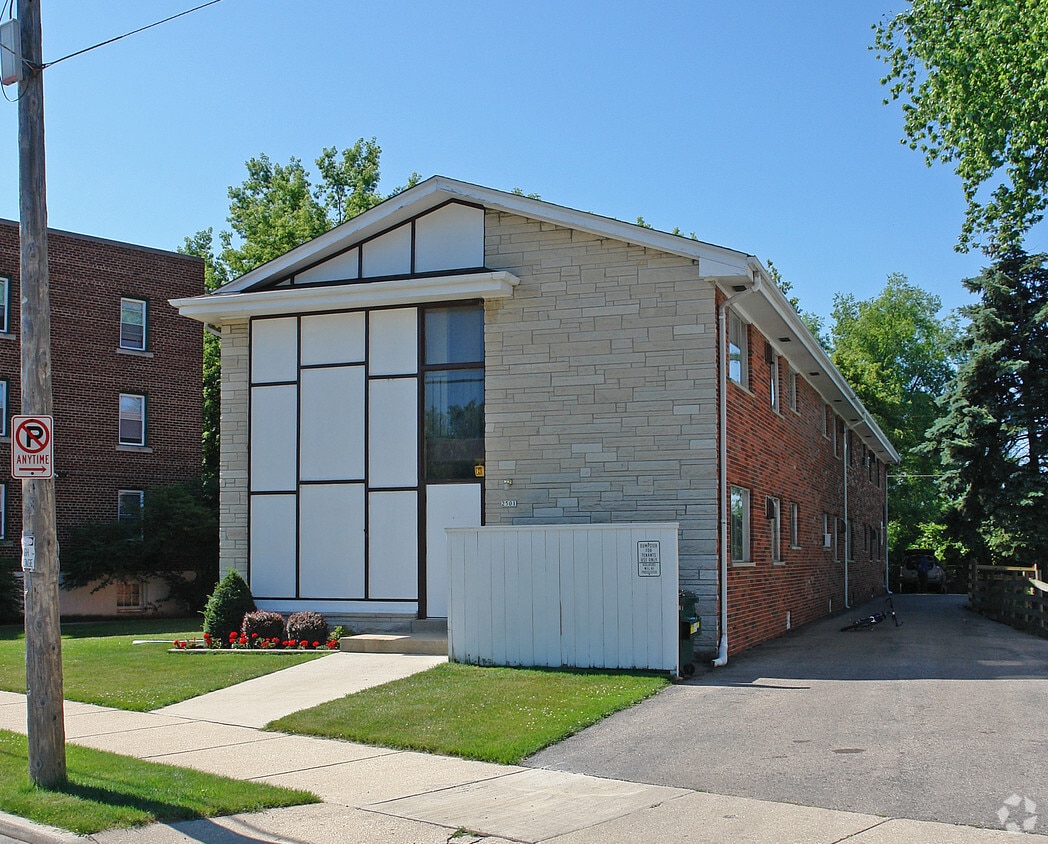 Building Photo - 2501 19th St