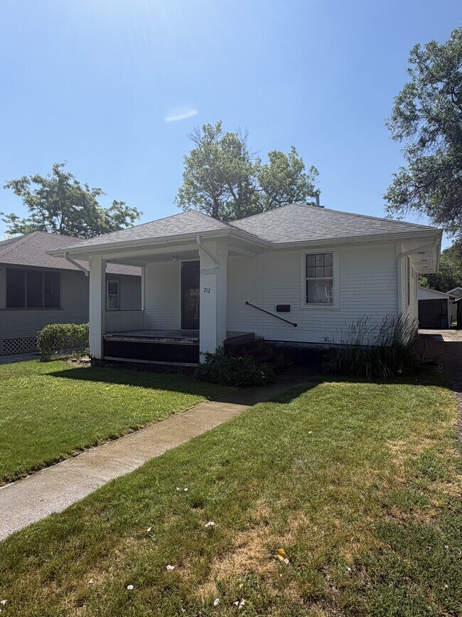 Foto del edificio - 212 Alderson Ave