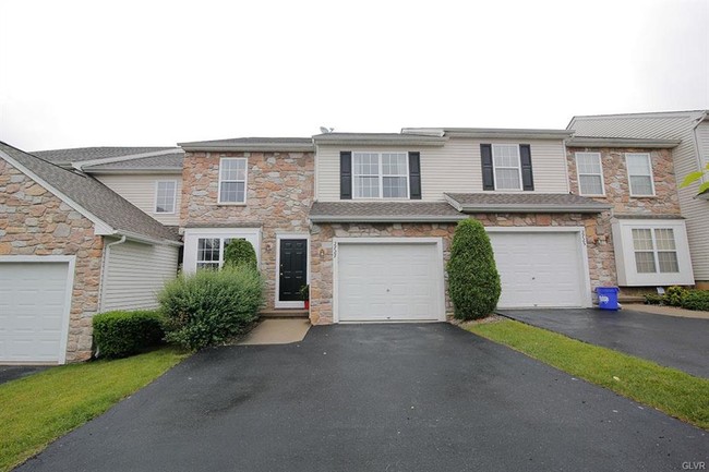 Building Photo - 2727 Bachman Dr