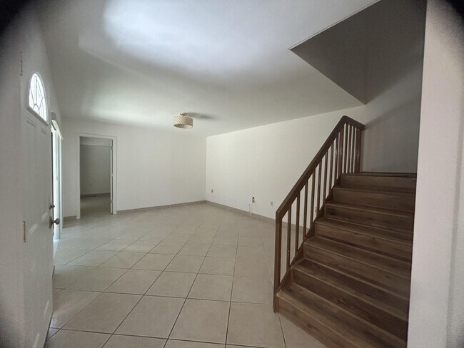 Foto del edificio - 2519 25th Ln