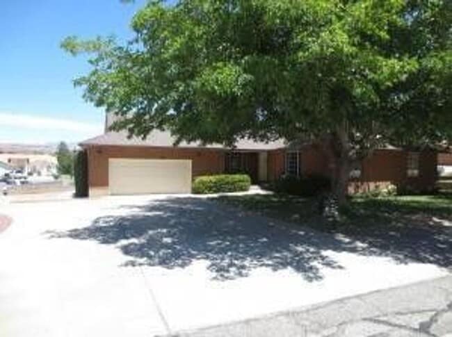 Foto del edificio - Amazing Home in Bloomington Hills