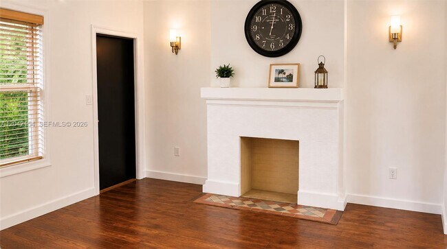 Foto del edificio - Southwest 1st Avenue, Miami, FL 33145 - 2 BR 2 BA house