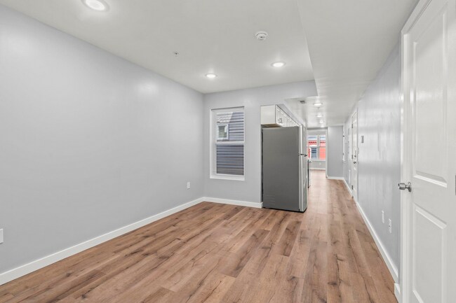 Foto del edificio - 2046 N CARLISLE