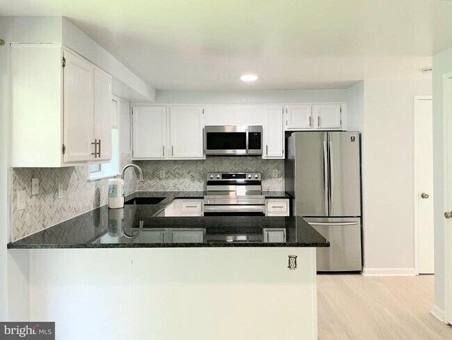 Foto del edificio - 7821 Archbold Terrace