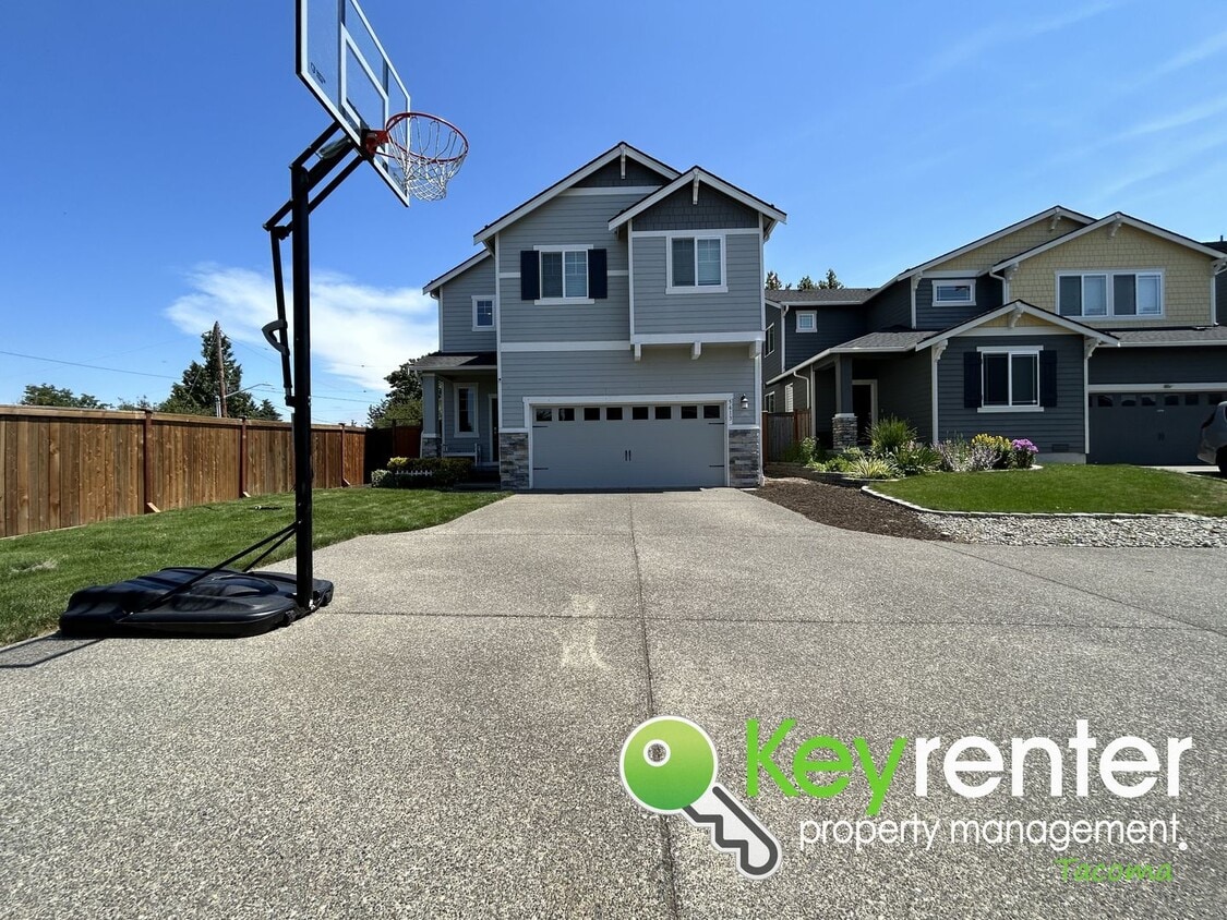 Foto principal - Spacious 5-Bed 3-Bath Home in Prime Northe...