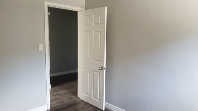 Building Photo - 125 Sutton St