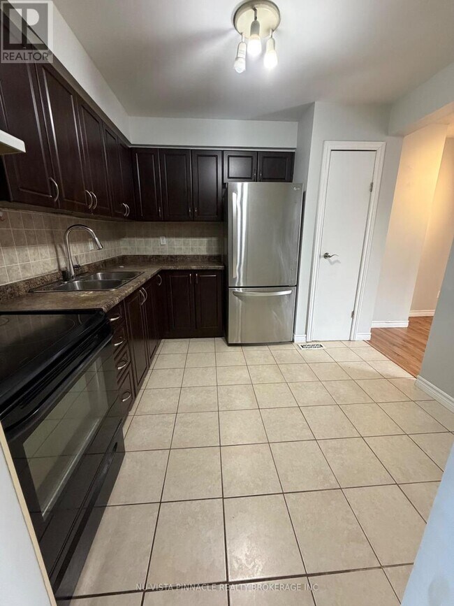 Photo du bâtiment - 30 Clarendon Crescent