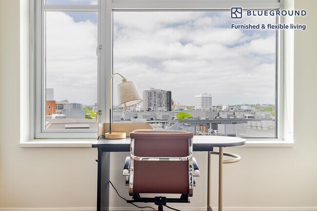 Foto del edificio - 100 Landsdowne St