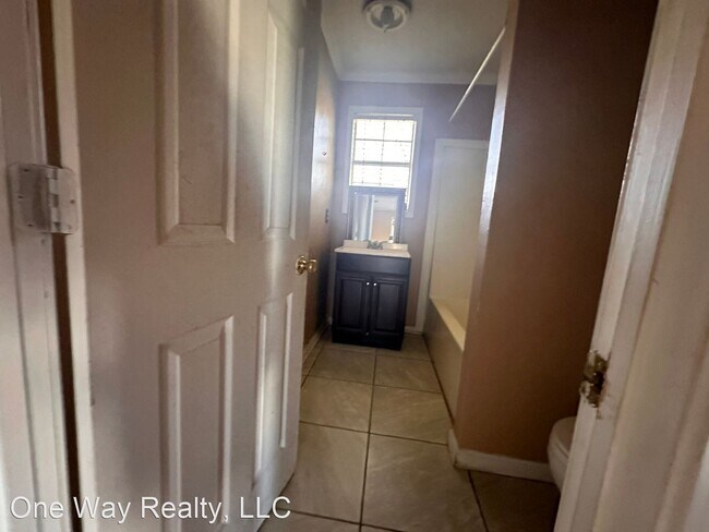 Building Photo - 3 br, 2 bath House - 2117 5th st