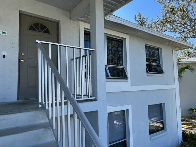 Foto del edificio - 5028 Chiquita Blvd S