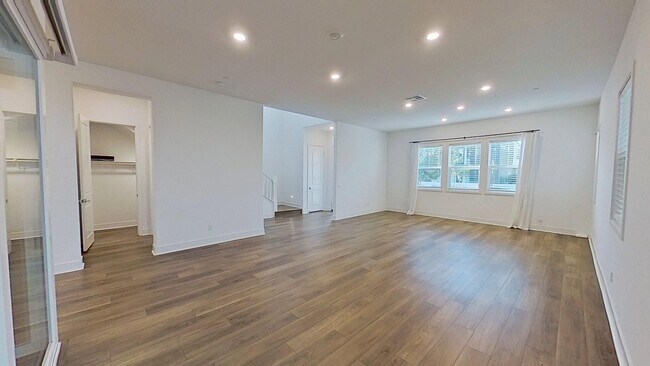 Foto del edificio - 378 Baluster