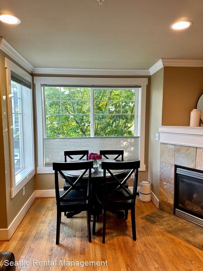 Foto del edificio - 3 br, 2.5 bath House - 928 10 Ave E Unit A