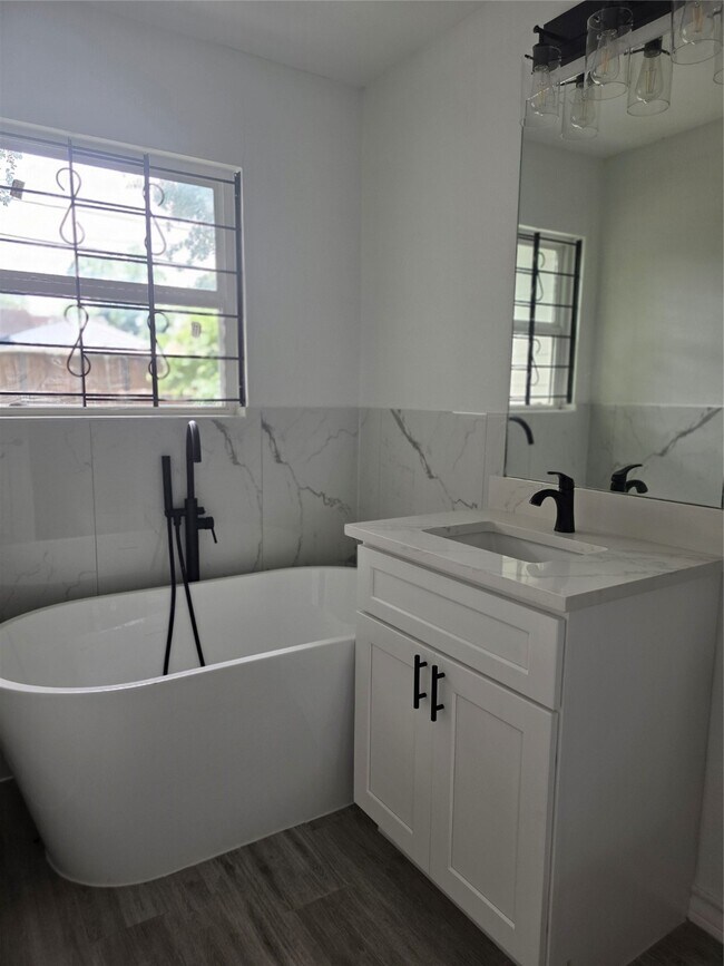 Foto del edificio - 3926 Florinda St