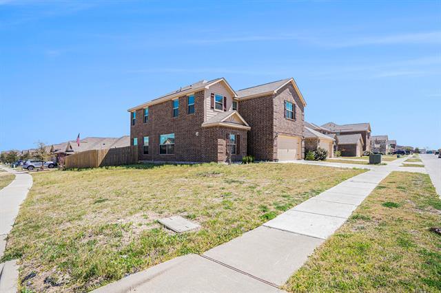 Building Photo - 921 Primrose Dr