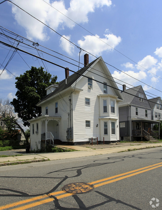 Primary Photo - 81 School St