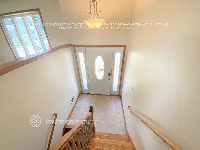 Foto del edificio - 327 Hemlock Ave