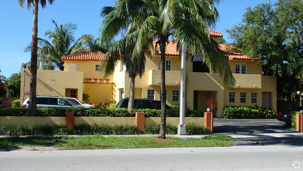 Building Photo - 2918 Bird Ave