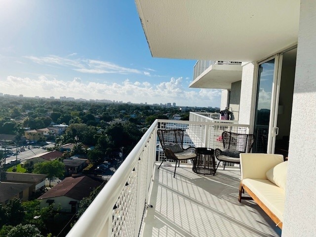 Foto del edificio - 900 SW 8th St