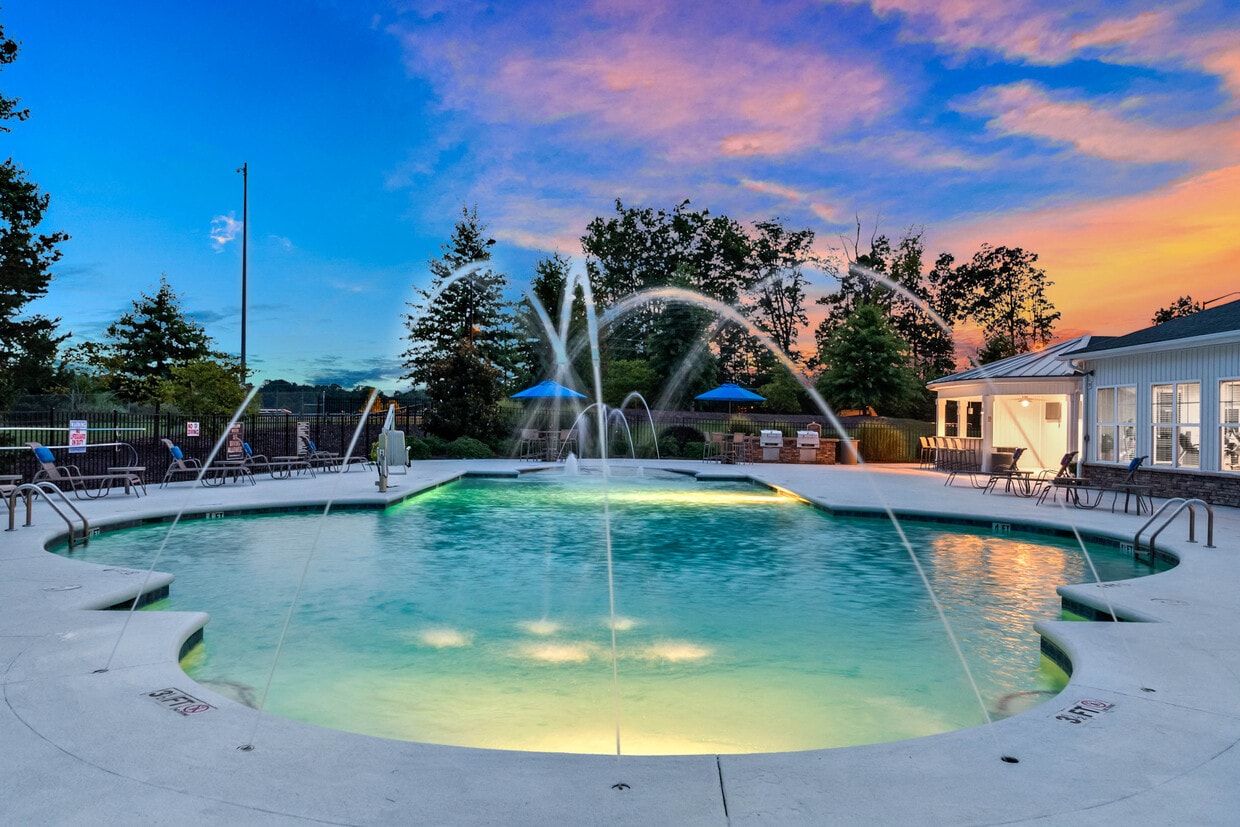 Bridford West Apartments 598 Eagle Rd Greensboro, NC
