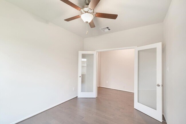 Foto del edificio - 553 Timber Voyage Ct