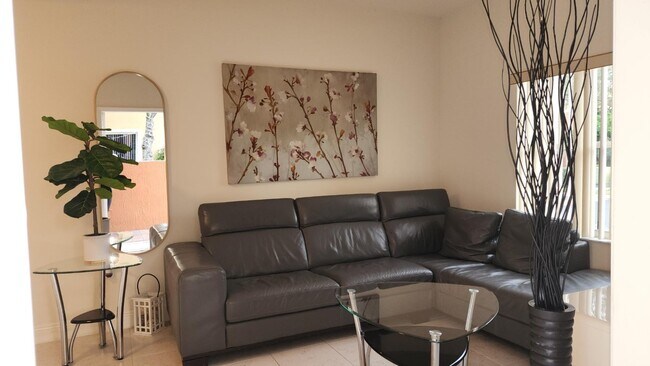 Foto del edificio - 4929 Windward Way