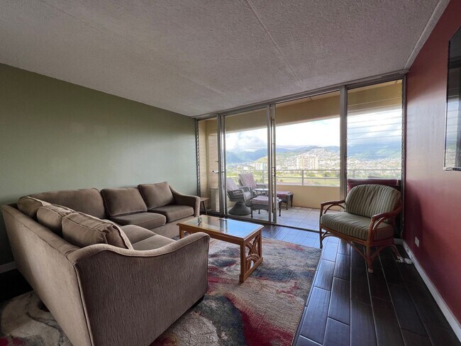 Foto del edificio - 2BD/2BA/2PKG. Furnished, Waikiki, Views, Breeze